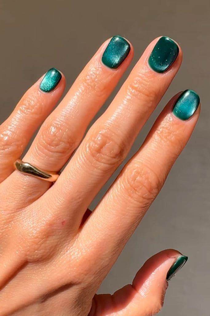 manicura verde agua