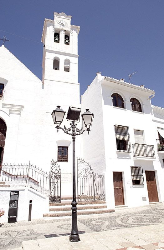 Frigiliana-malaga-iglesia