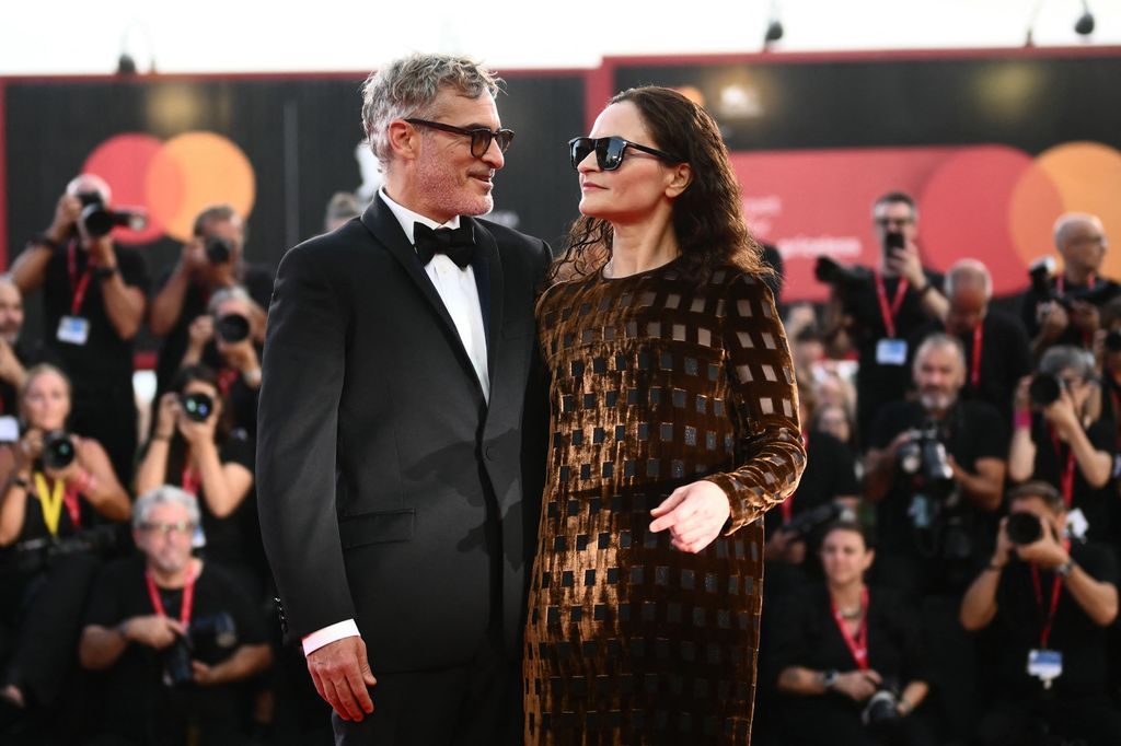 Joaquin Phoenix y su hermana Rain en el estreno de Joker: Folie Ã  Deux en el festival de cine de Venecia, septiembre de 2024