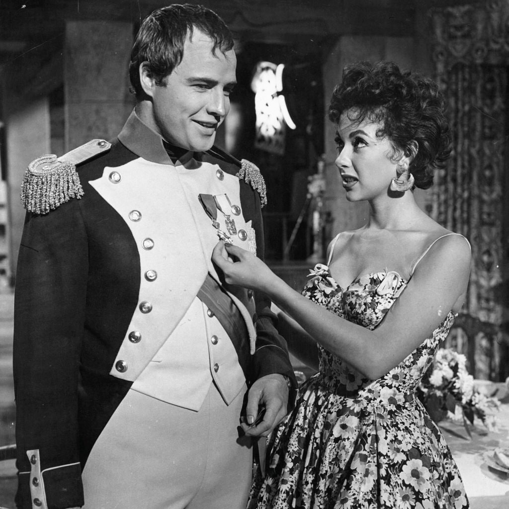 Rita Moreno y Marlon Brando