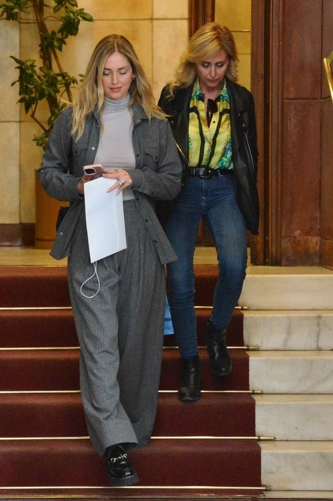 Chiara Ferragni con su madre en Milan el 10 de octubre de 2024