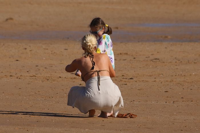 Adriana Abenia, de vacaciones en Cádiz con su familia