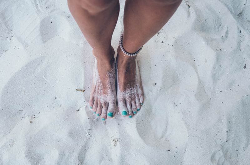 istock caminar playa8