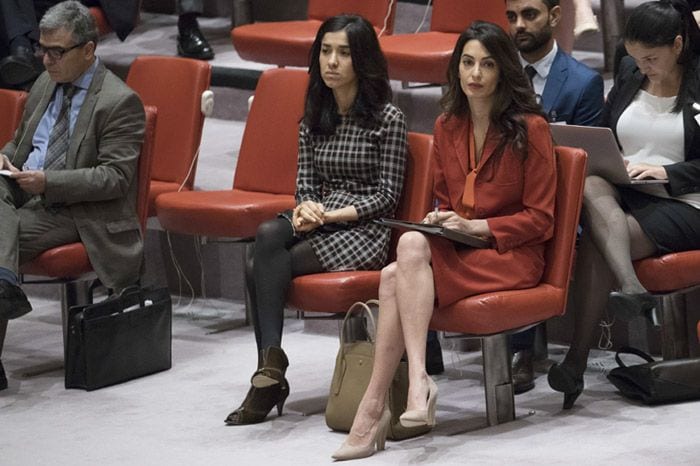 Amal Clooney vuelve al trabajo tras el nacimiento de sus mellizos