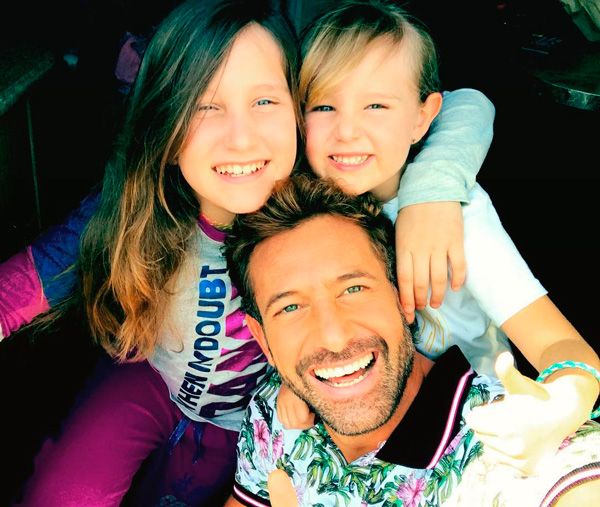 Gabriel Soto y sus hijas