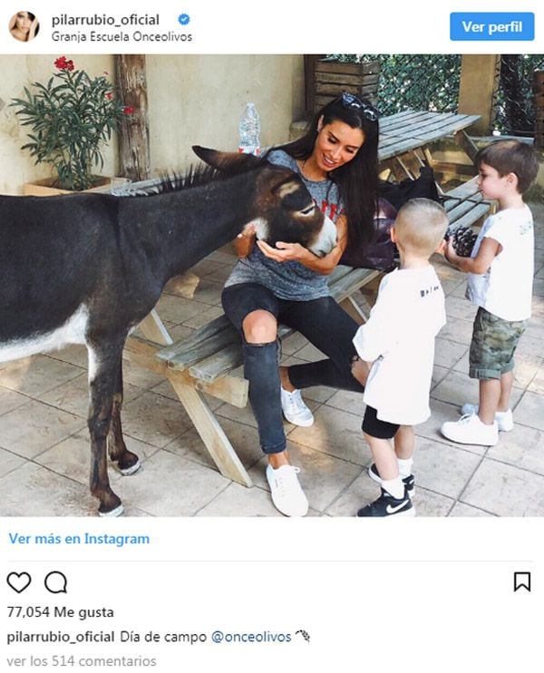 Pilar Rubio con sus hijos 