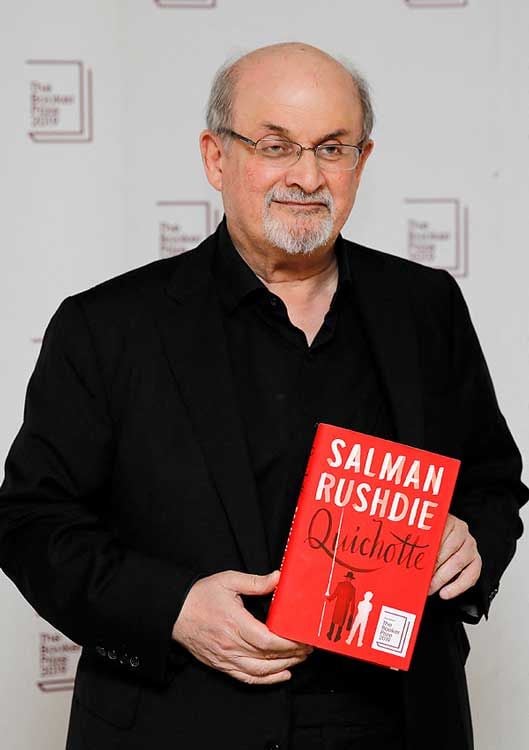 Salman Rushdie y su libro