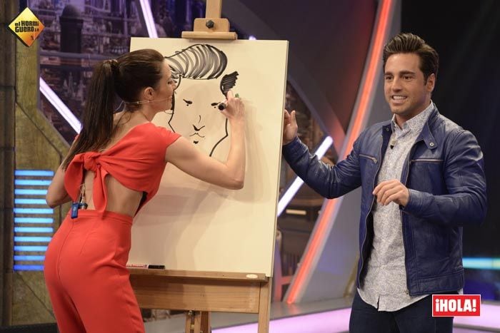 Pilar demostró que se le da muy bien hacer caricaturas, así de bien pintó a David Bustamante (Imagen de Antena 3)
