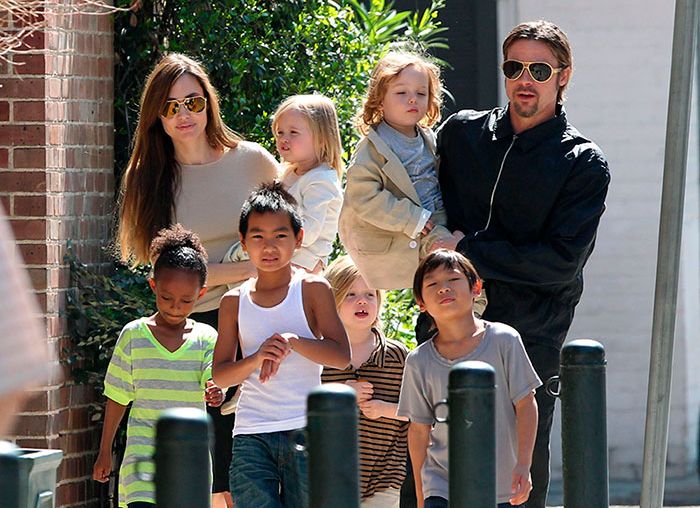 Brad Pitt, Angelina Jolie y sus hijos