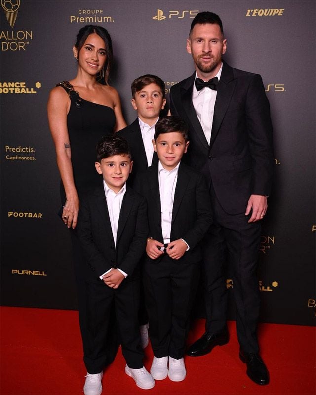 Leo Messi y Antonela junto a sus tres hijos 