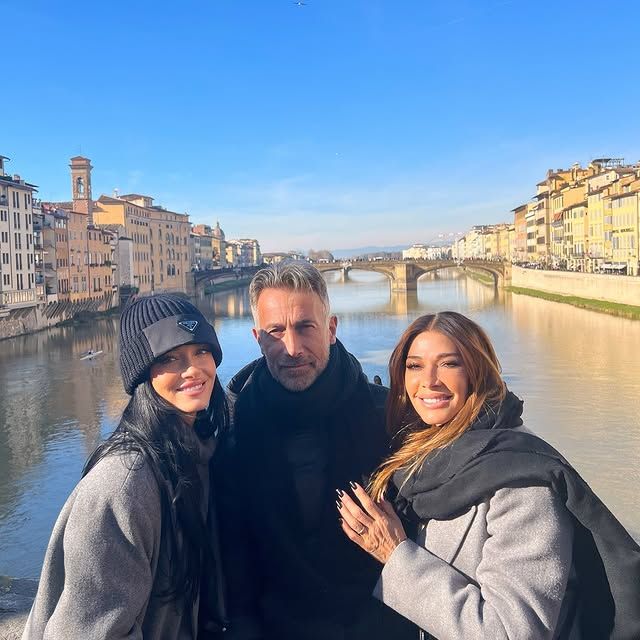 Oriana Sabatini con sus padres en Florencia