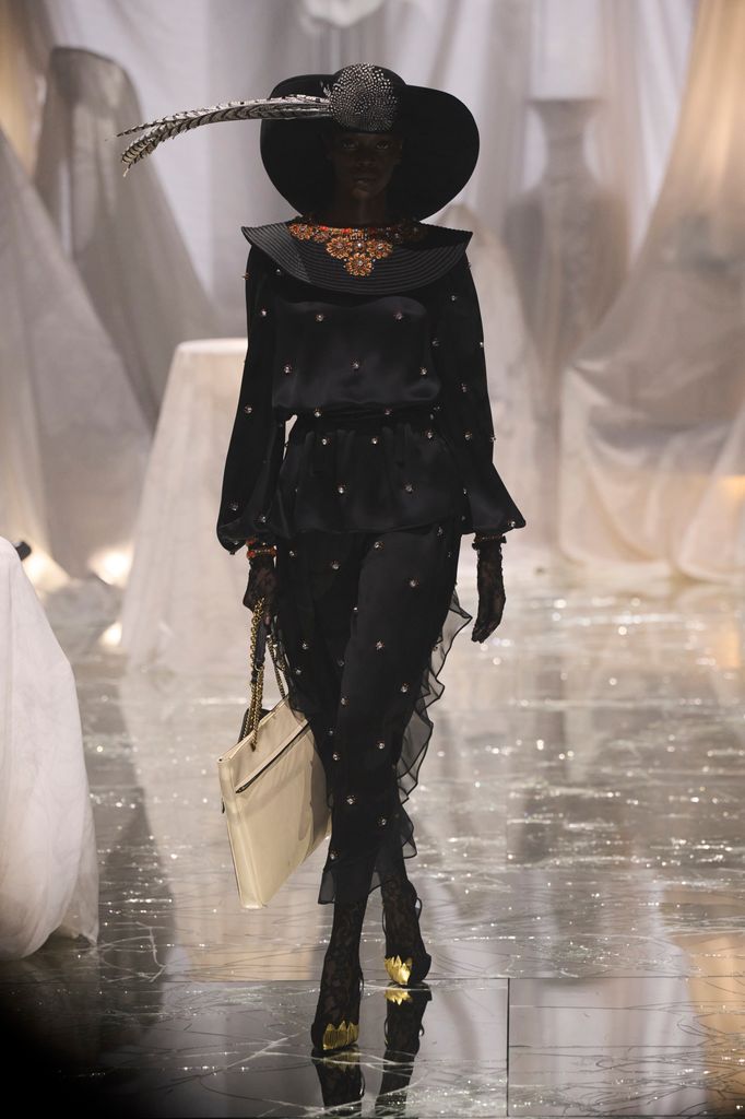 Paris Fashion Week: Valentino Primavera/Verano 2025