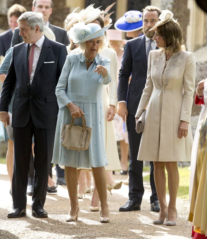 Los abuelos de la pequeña Charlotte, Michael y Carole Middleton, y Camila, Duquesa de Cornualles
