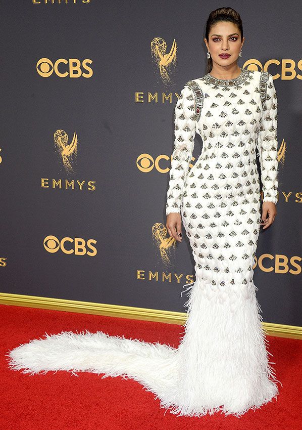 priyanka en la alfombra roja de los emmy awards