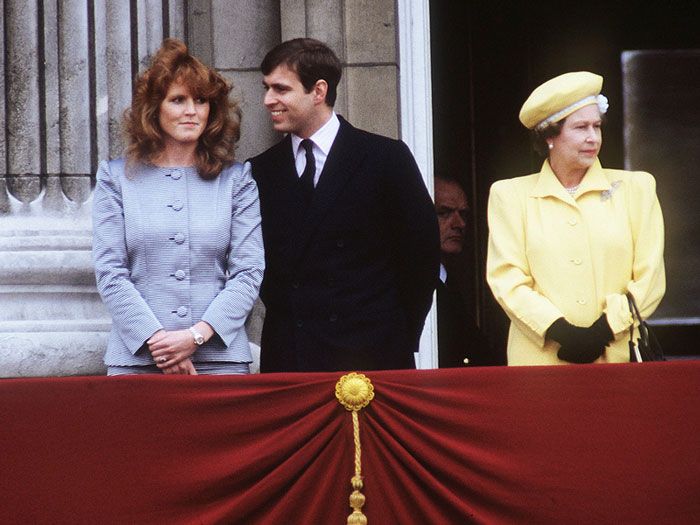 Sarah Ferguson con Isabel II 