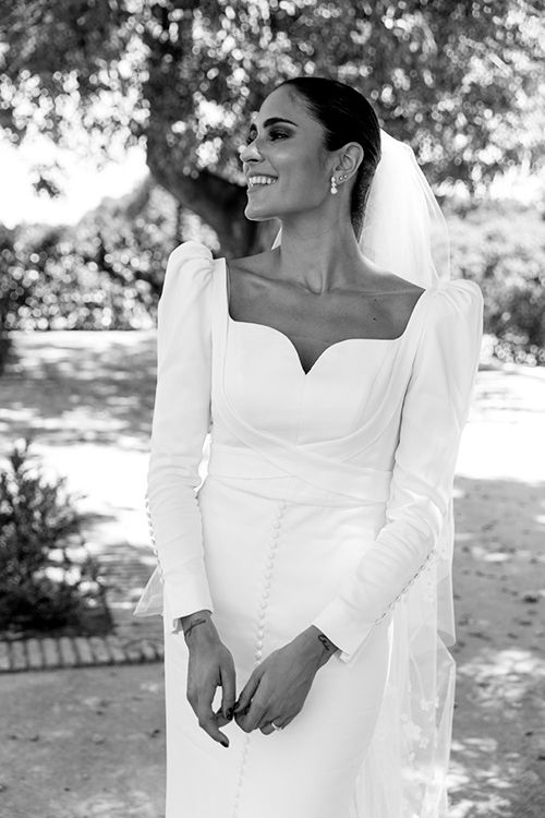 Vestido de novia con escote especial de Antonio García