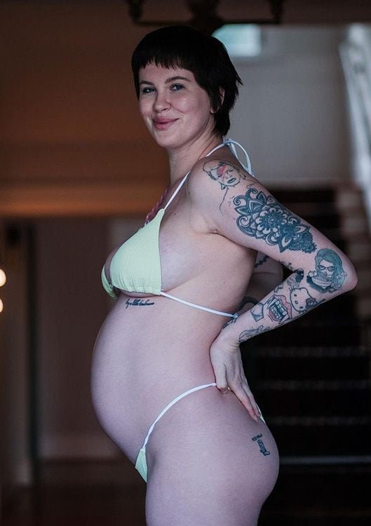 Ireland Baldwin presume de su barriga de seis meses 