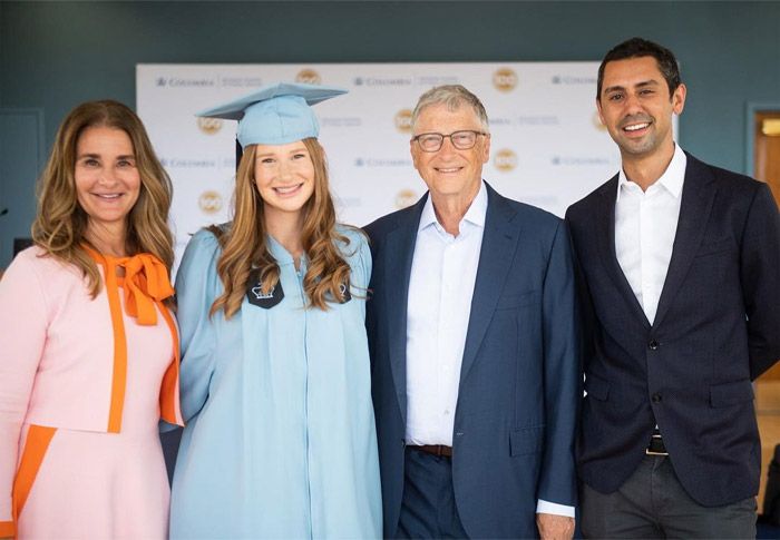 Graduación de Jennifer Gates