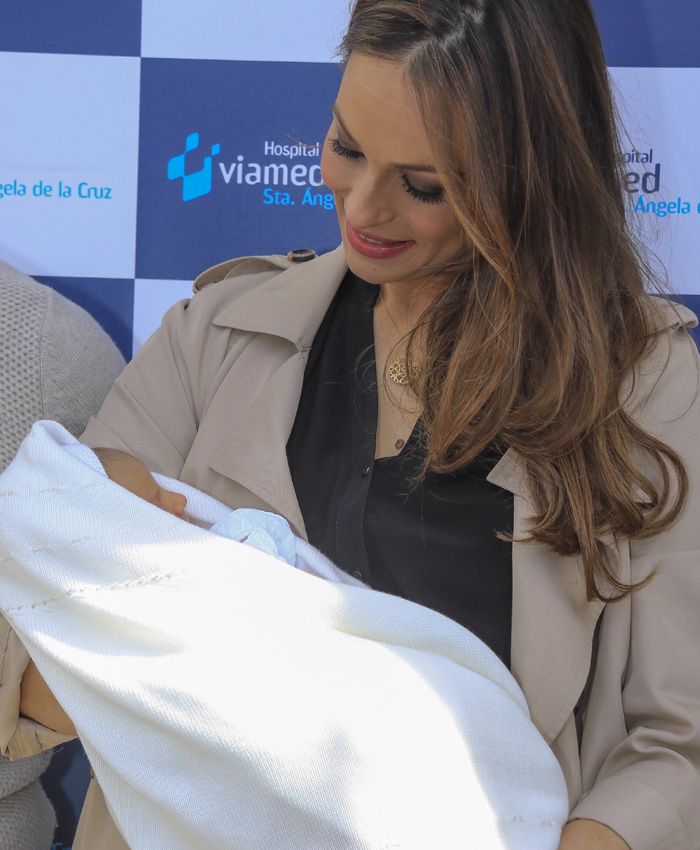 Eva González con su hijo Cayetano