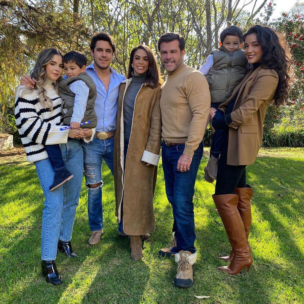 Biby Gaytán y su familia