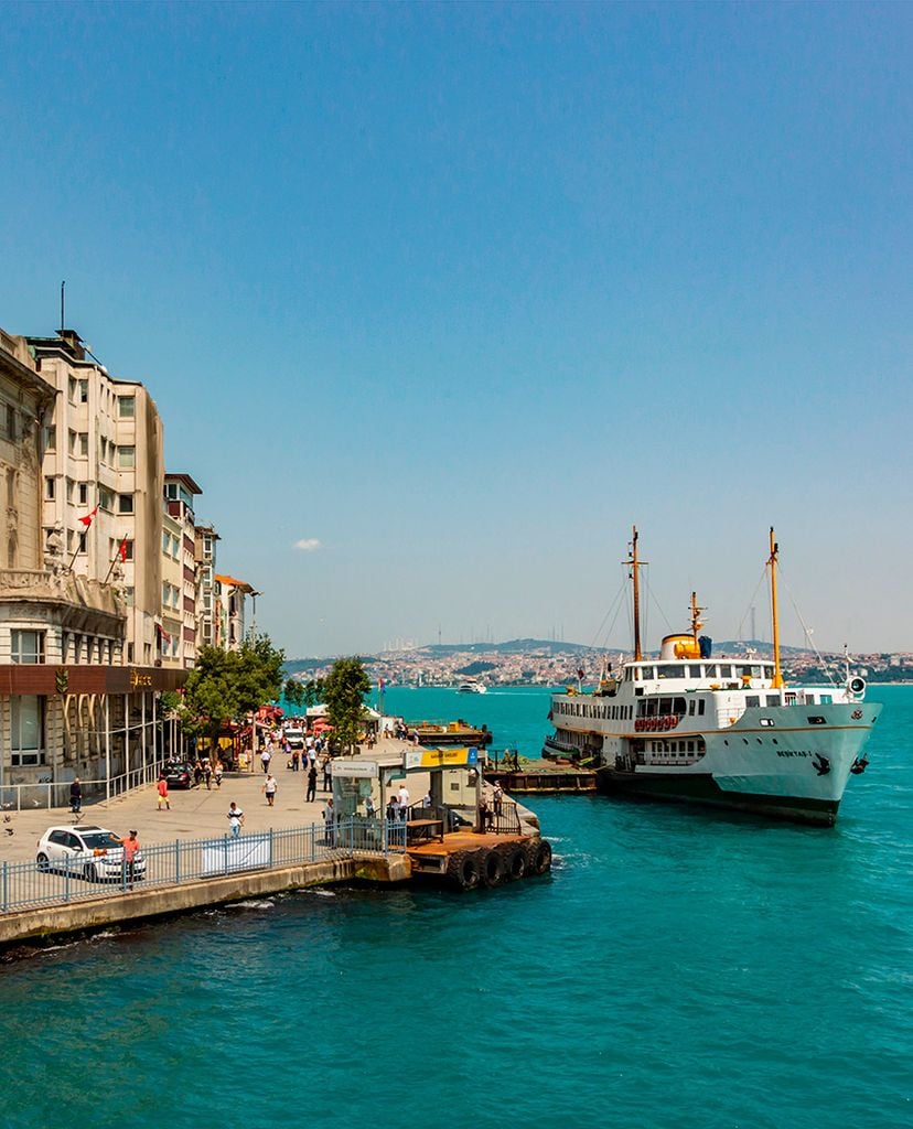 Desayunar en un restaurante de Karaköy