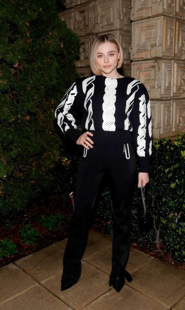 Chloë Grace Moretz en un look para todo clima