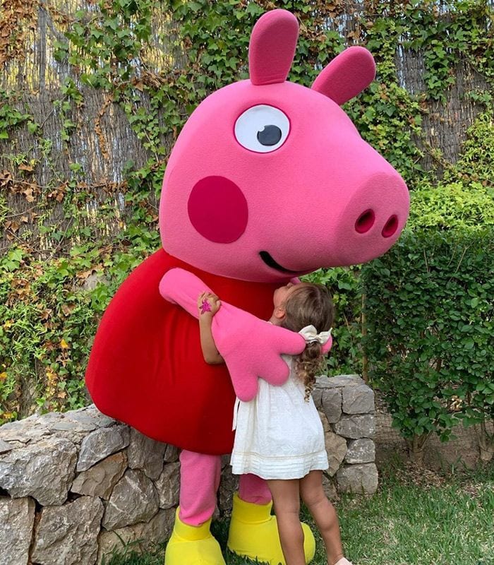 ¡Globos, regalos y una princesa! El divertido cumpleaños de la hija de Malena Costa y Mario Suárez