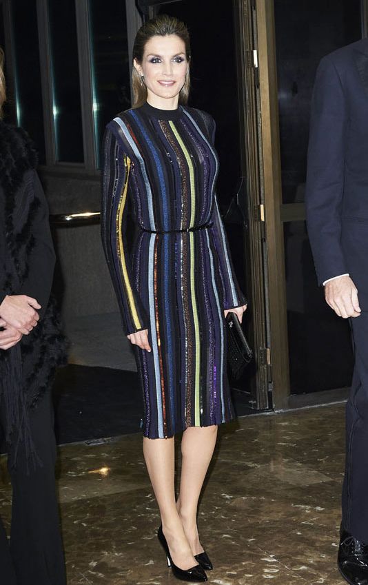 Reina Letizia con vestido de lentejuelas