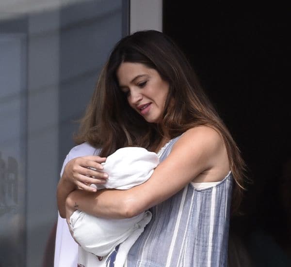 El matrimonio se ha tenido que separar en un momento muy dulce, tan solo una semana después del nacimiento del pequeño Lucas
