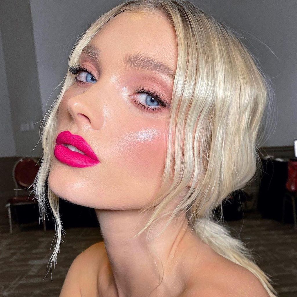 modelo luce makeup pink lip