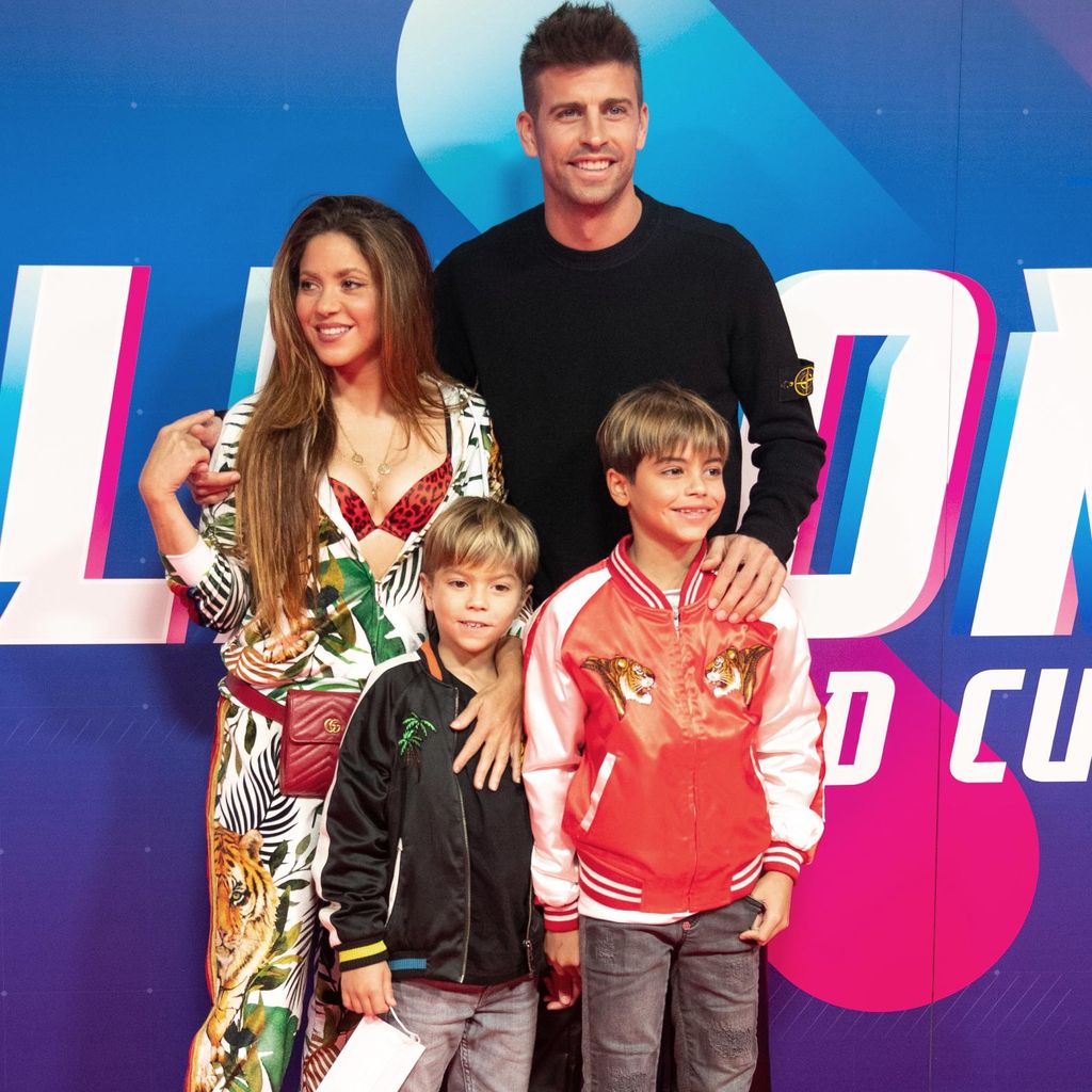 Shakira y Piqué con sus hijos Milan y Sasha