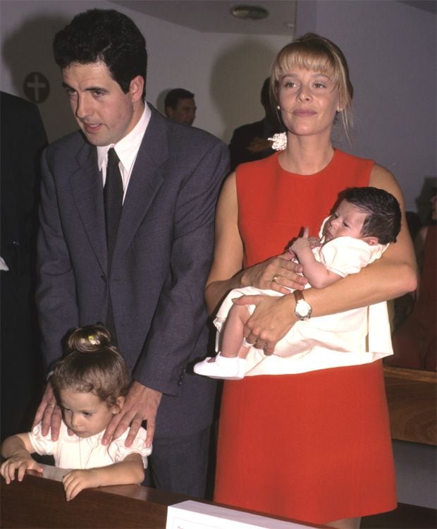 Belén Rueda y Daniel Écija con sus hijas