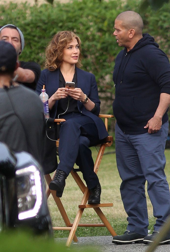 Jennifer Lopez y Benny Medina en el rodaje de 'Shades of Blue' in Nueva York en junio de 2015