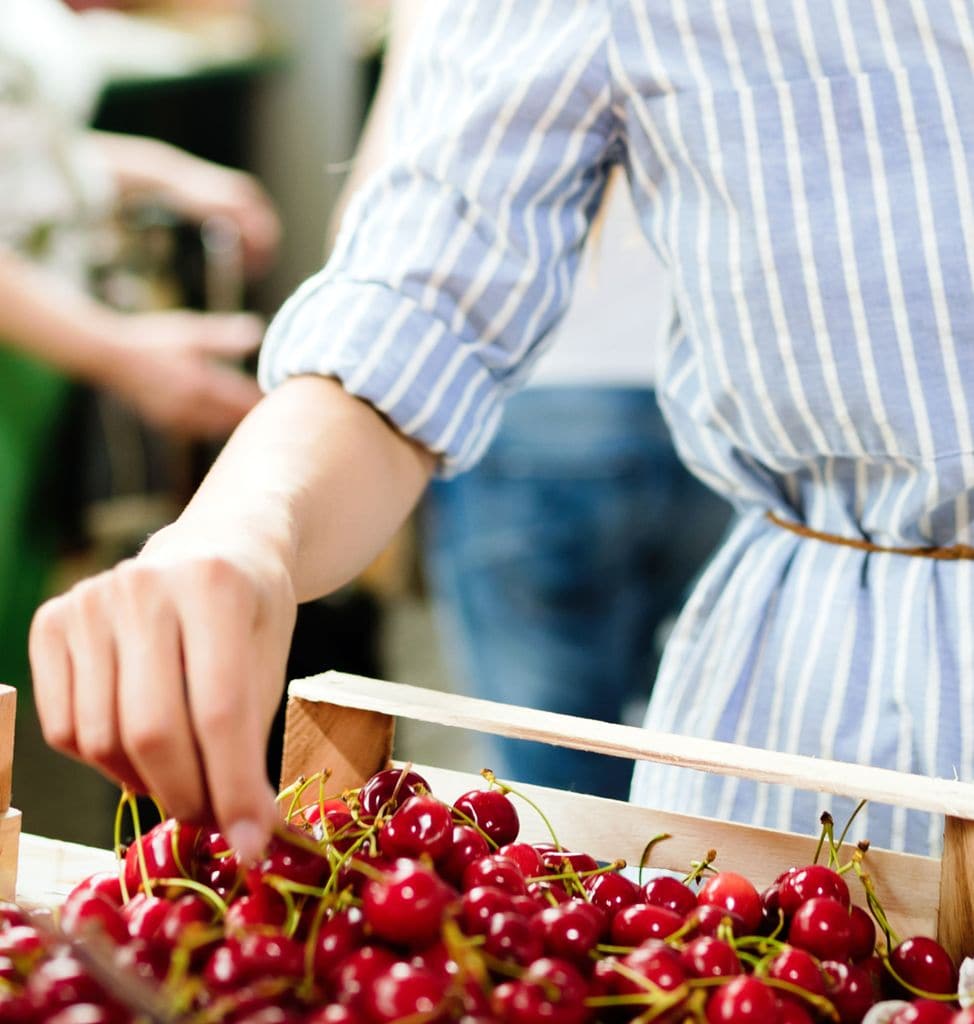 Las cerezas, uno de los tesoros gastro que llega a los mercados durante la primavera