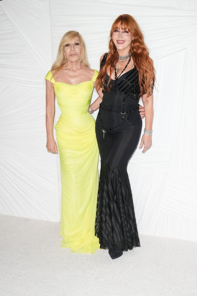 Donatella Versace y Charlotte Tilbury