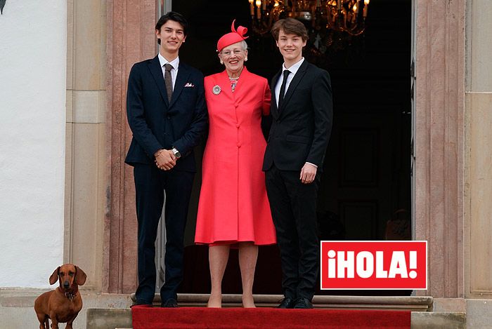 La reina Margarita con sus nietos, Félix y Nicolás de Dinamarca