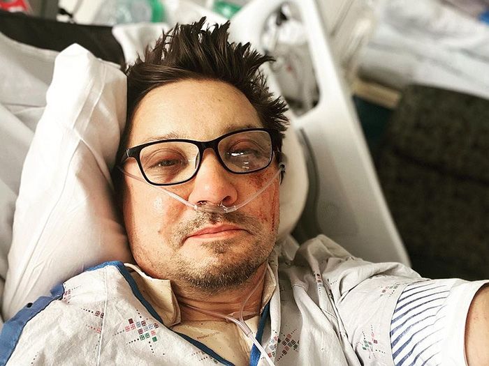 Jeremy Renner en el hospital muestra su evolución 