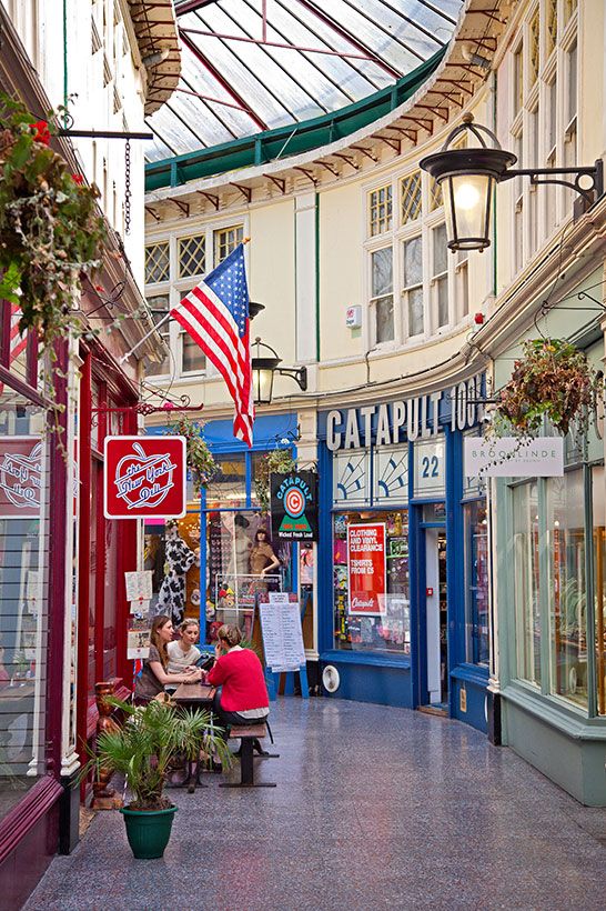 High-Street--cardiff-gales