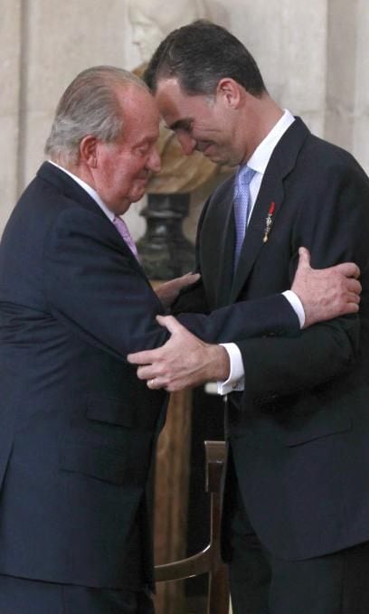 Rey Juan Carlos y rey Felipe VI