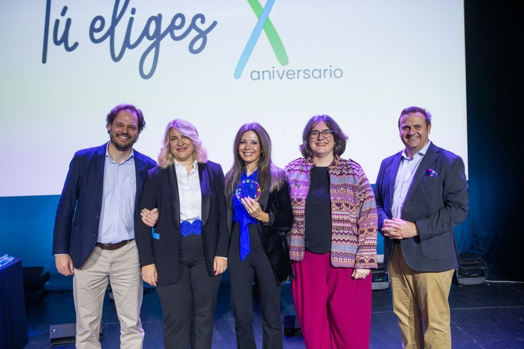 Mónica Malo, Directora de Comunicación-Relaciones Institucionales y Sostenibilidad en Cecabank; Cristina Hernández, Directora de la Fundación INTHEOS; Lourdes López Carrasco, responsable de Planificación y Desarrollo en Cecabank; Juan Carlos López, responsable de Sostenibilidad y Relación con Stakeholders en Cecabank y Manuel Yébenes, Sostenibilidad y Relación con Stakeholders.