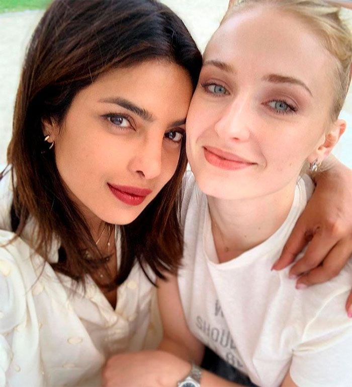 Priyanka Chopra y Sophie Turner