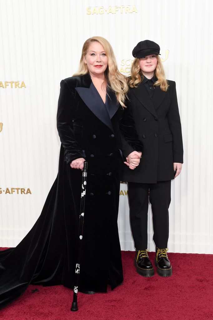 Christina Applegate con su hija Sadie en la 29º edición de los Annual Screen Actors Guild Awards en el Fairmont Century Plaza de Los Ángeles el 26 de febrero de 2023