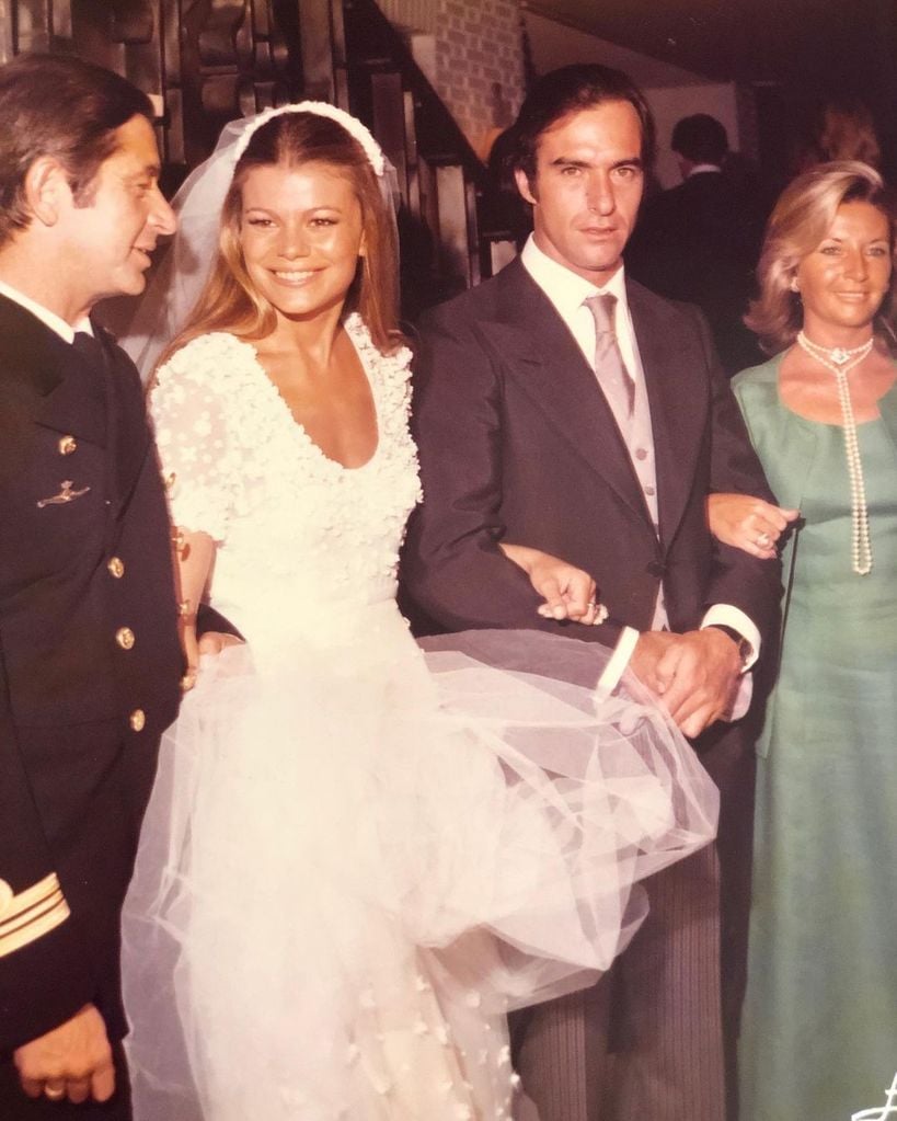 La boda de Carlos Goyanes y Cari Lapique en 1975 