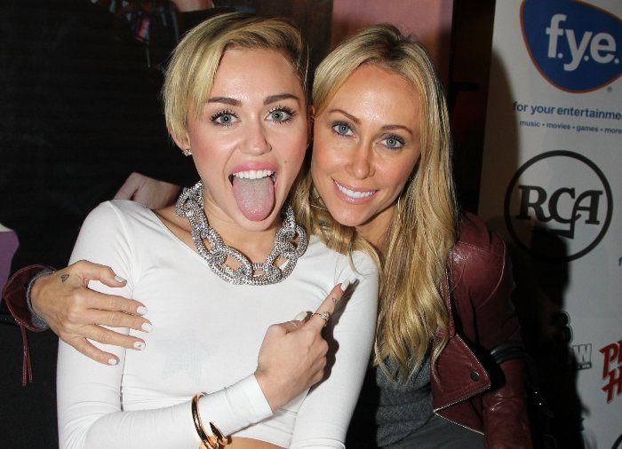Miley Cyrus y Tish