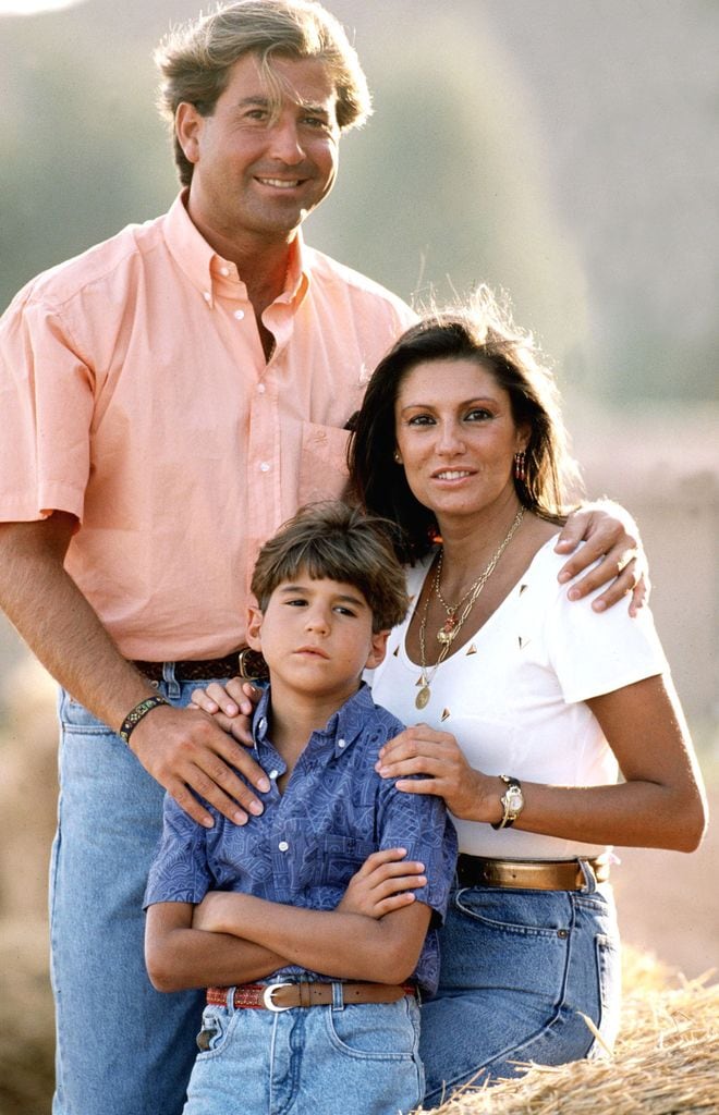 Carmen Ordóñez con Julián Contreras y su hijo Julián