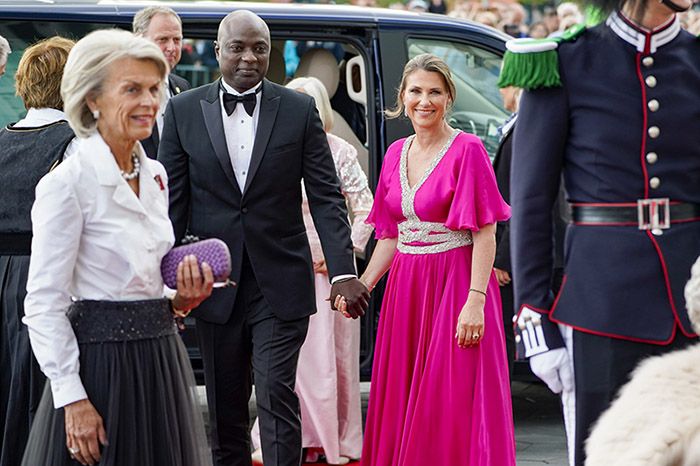 ¿Compatirán mesa el rey Harald y Gwyneth Paltrow en la boda de Marta Luisa de Noruega?