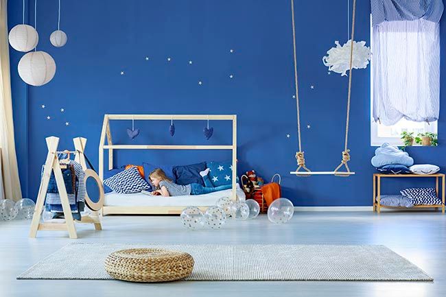 Columpio en dormitorio infantil