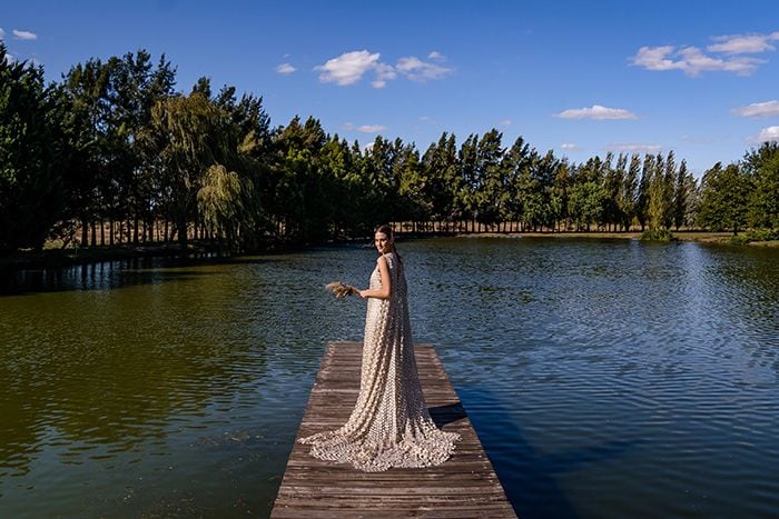 Boda al aire libre en un lago