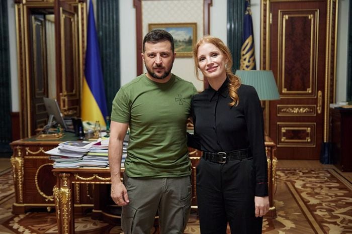 Jessica Chanstain y Volodímir Zelenski