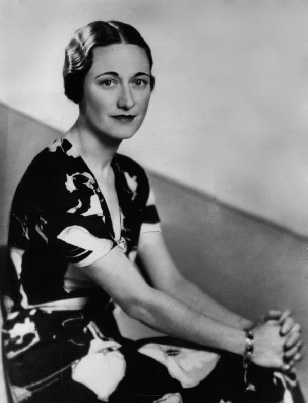 Wallis Simpson cambió completamente el rumbo de la historia del Reino Unido, ya que sin su aparición en la vida de Eduardo VIII la Reina Isabel II nunca hubiera podido celebrar su Jubileo de Diamante 